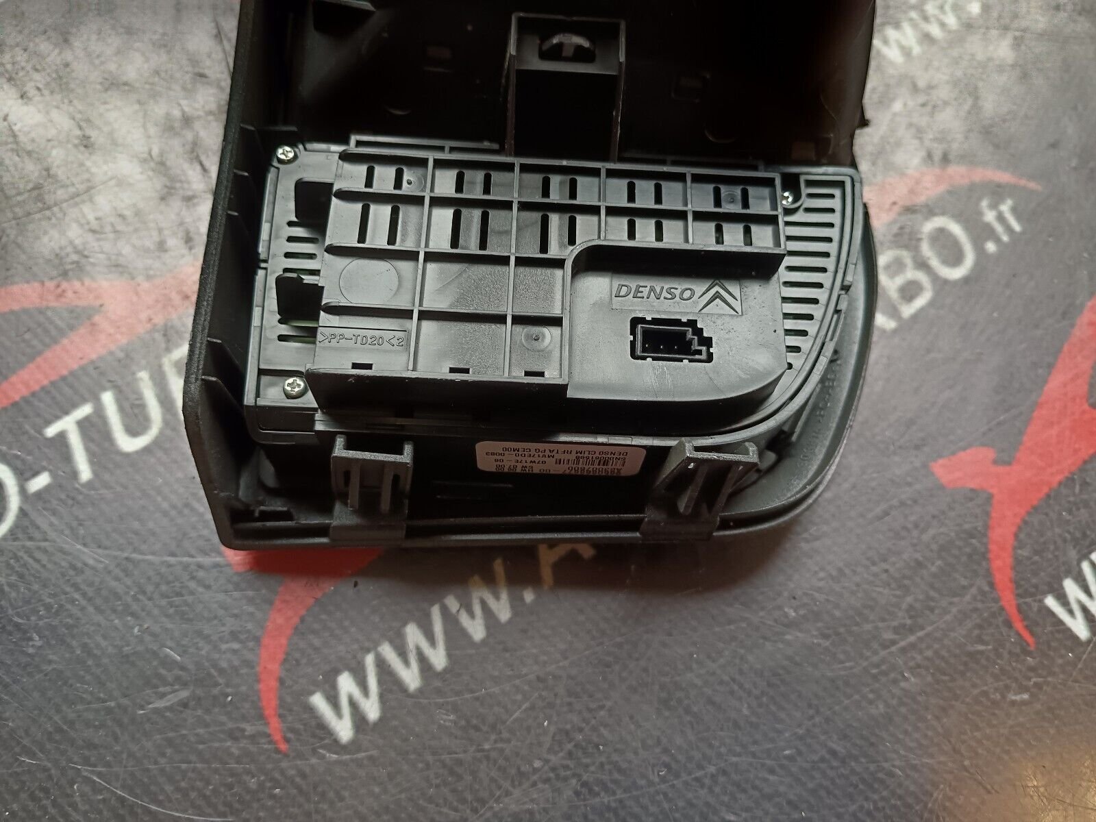 COMMANDE CHAUFFAGE AVANT DROIT C4 PICASSO REFERENCE: 9650868877