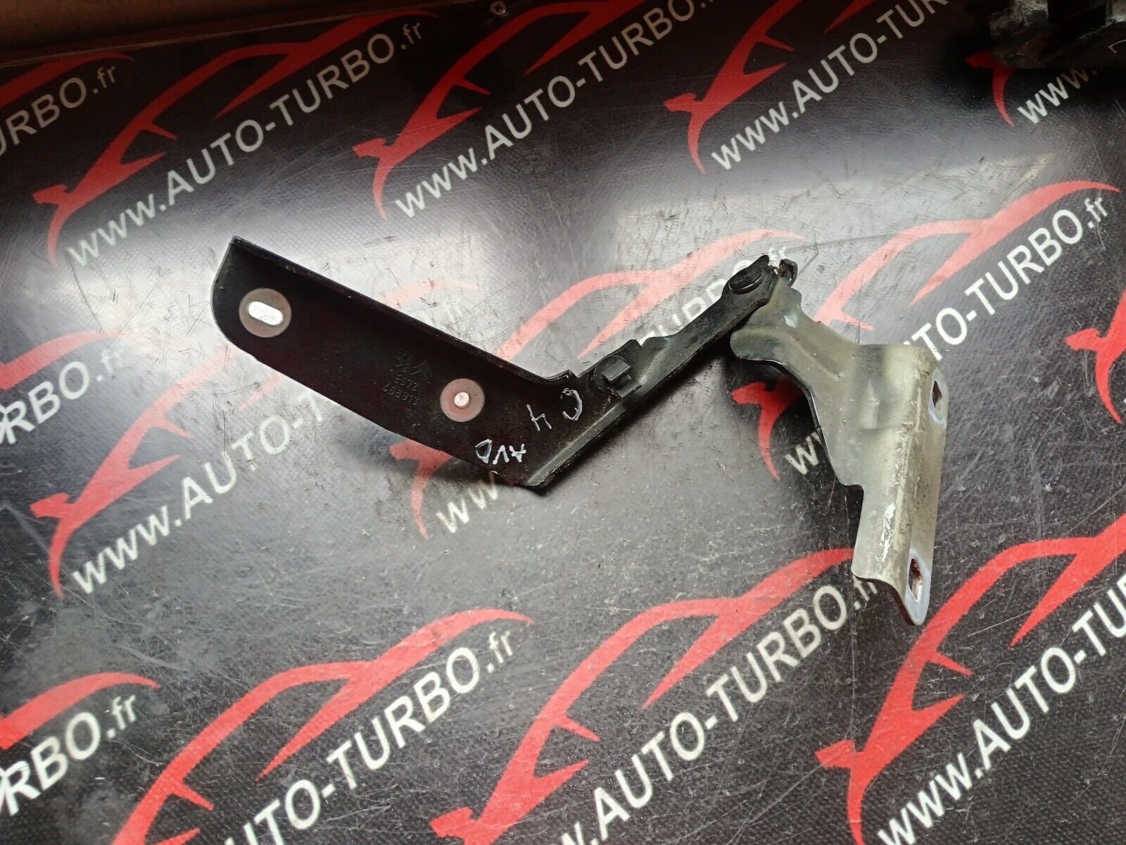 CHARNIERE CAPOT DROIT CITROEN C4 1.6VT 90CH COUPE REFERENCE: 468913