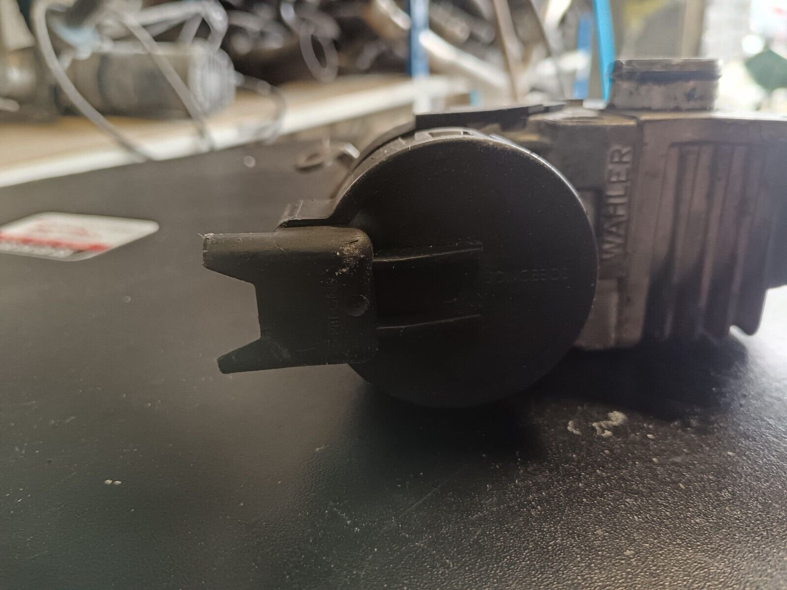 VANNE EGR BMW SERIE 1 E87 118i REFERENCE: 7563241