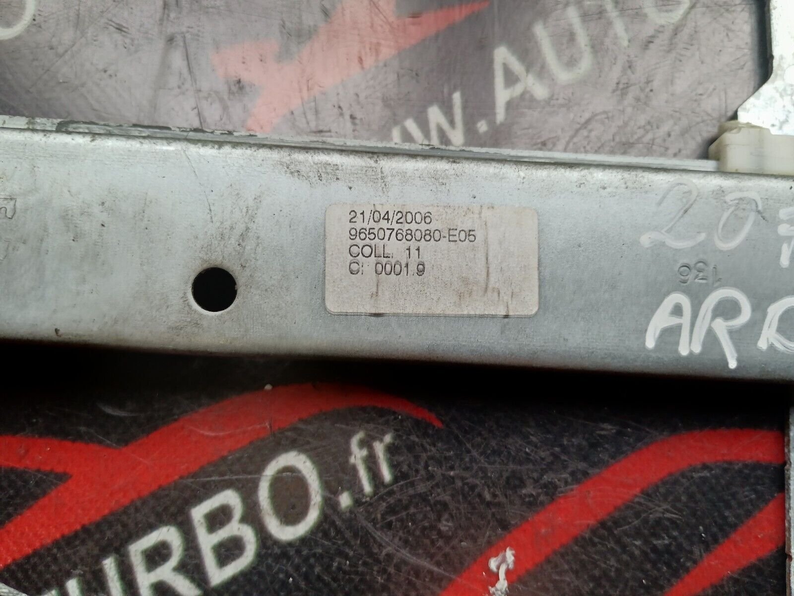 MECHANISME LEVE VITRE ARRIERE DROIT PEUGEOT 207 REFERENCE: 9650768080