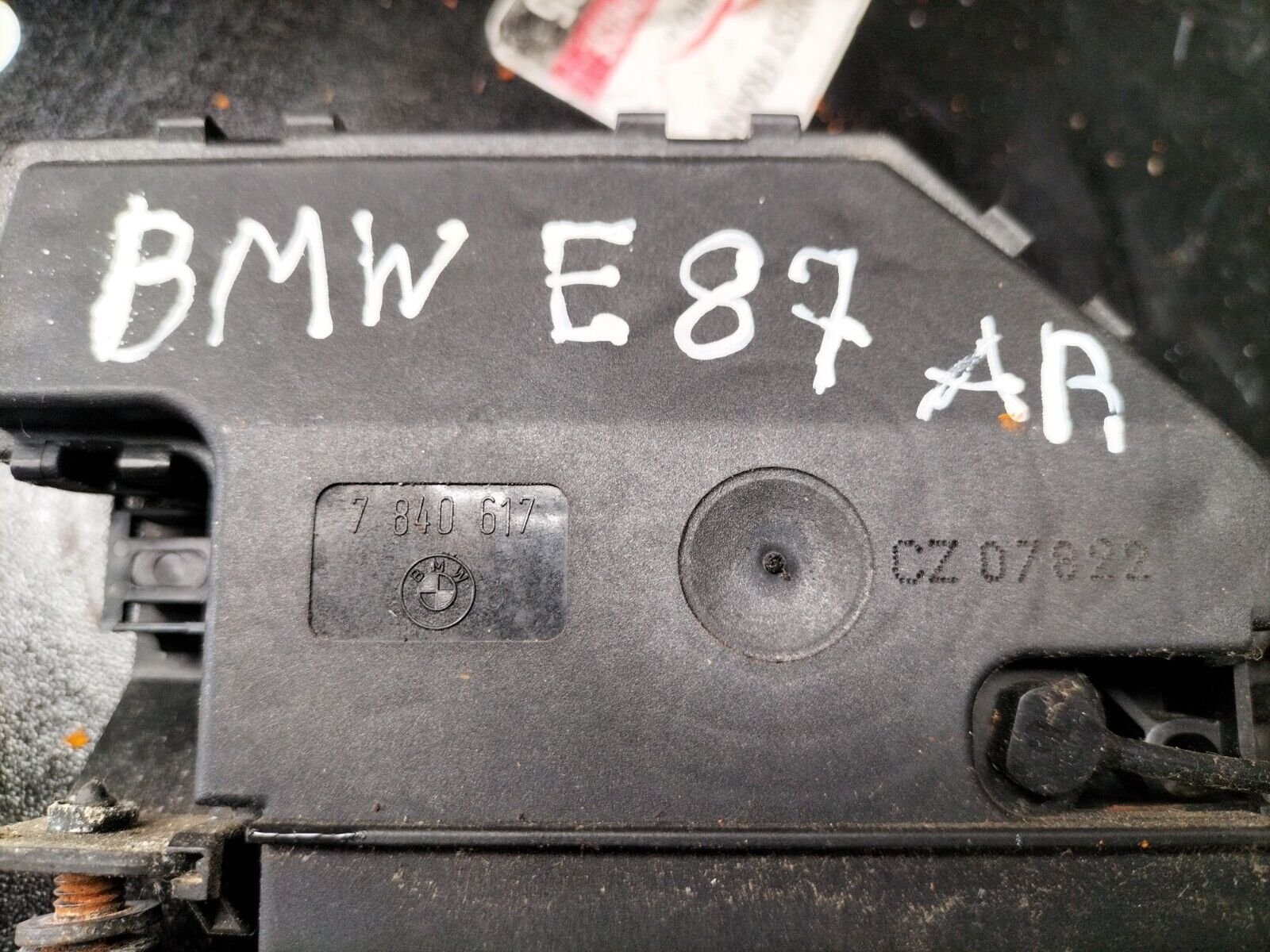 SERRURE DE COFFRE BMW SERIE1 E87 7840617