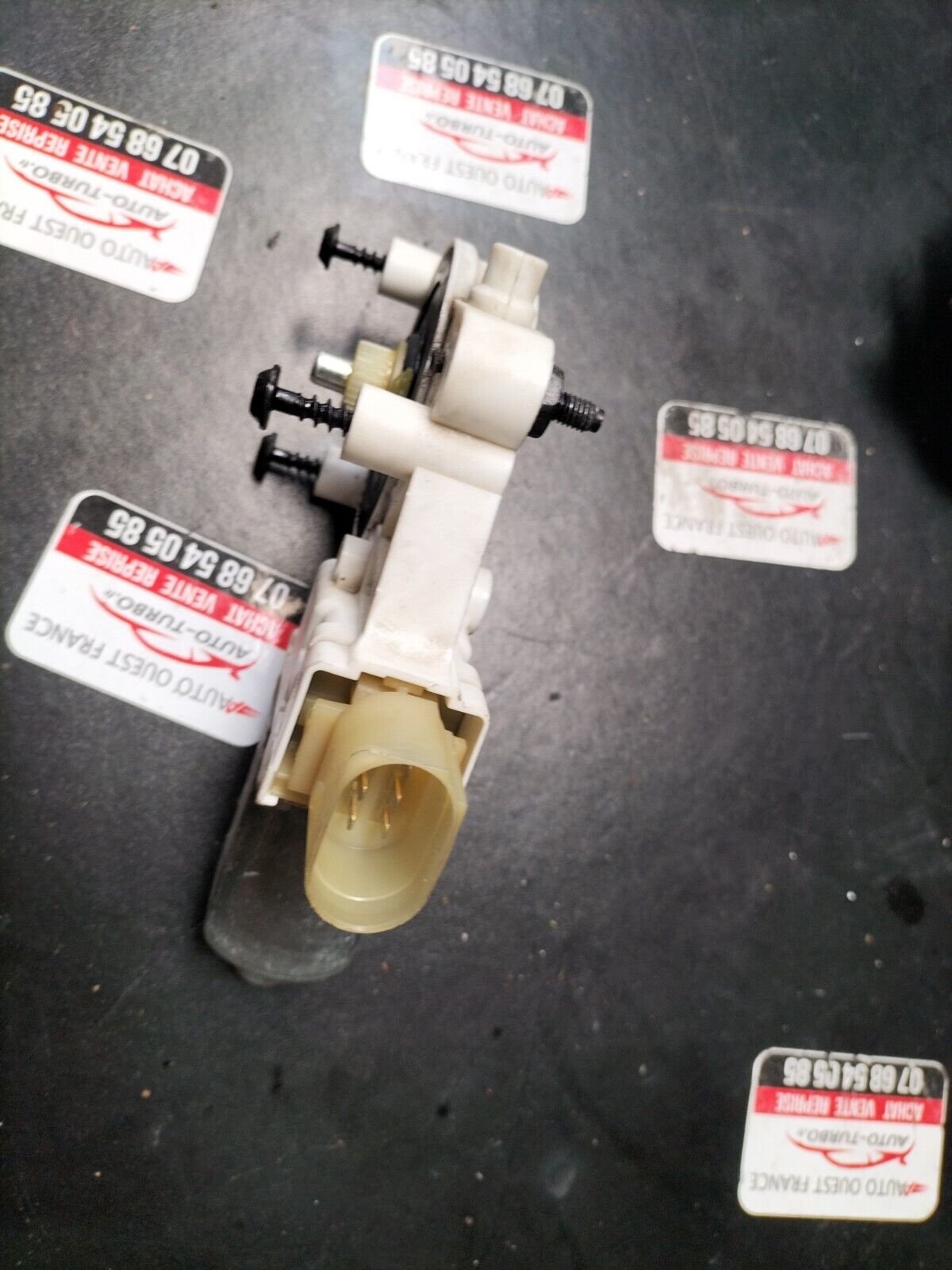 MOTEUR LEVE VITRE AVANT DROITE BMW SERIE 1 E87 996625-101, 6927028