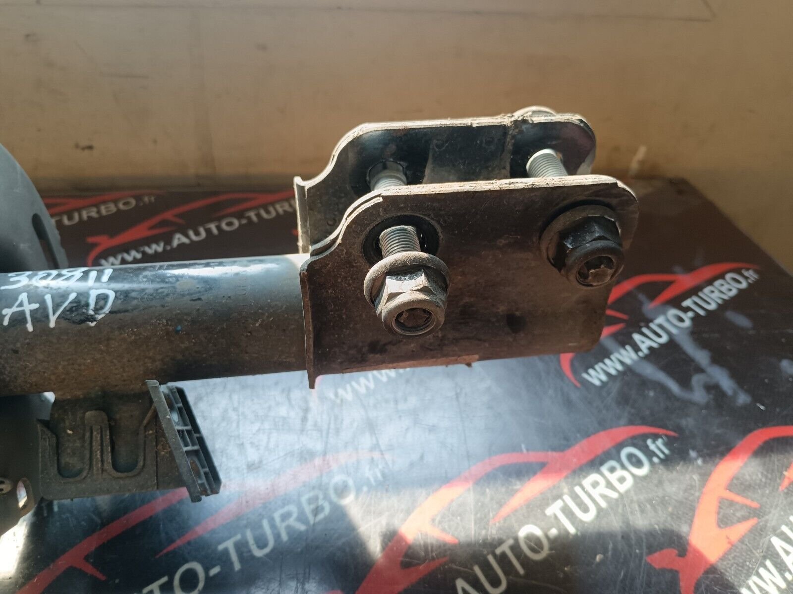 AMORTISSEUR AVANT DROIT PEUGEOT 308II REFERENCE: 9816394580