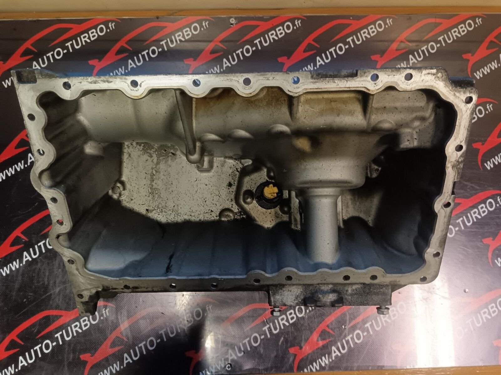 CARTER MOTEUR SUPERIEUR BMW 328i GT REFERENCE: 13992010