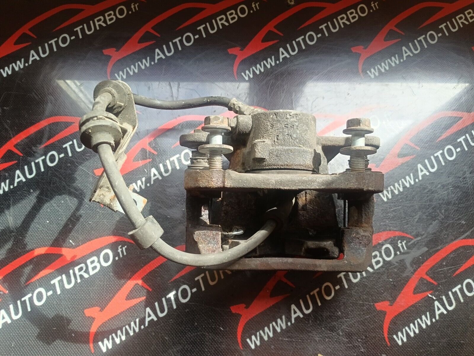 ETRIER AVANT DROIT BMW SERIE 1 E87 120i 150CH