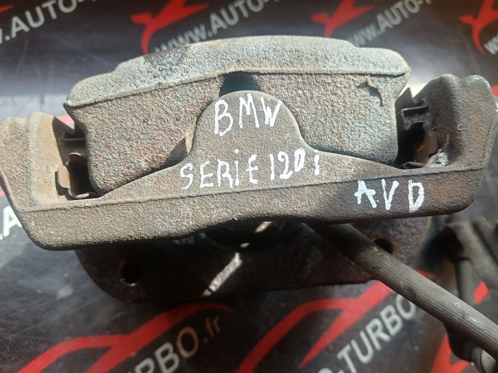 ETRIER AVANT DROIT BMW SERIE 1 E87 120i 150CH