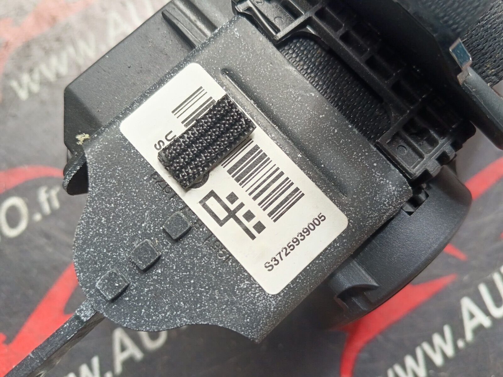 CEINTURE DE SECURITE ARRIERE DROIT BMW 328i GT F34 REFERENCE: S3725939005