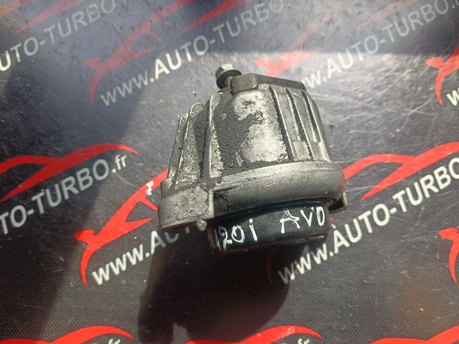 SUPPORT MOTEUR GAUCHE  BMW SERIE 1 120i REFERENCE: 13981112