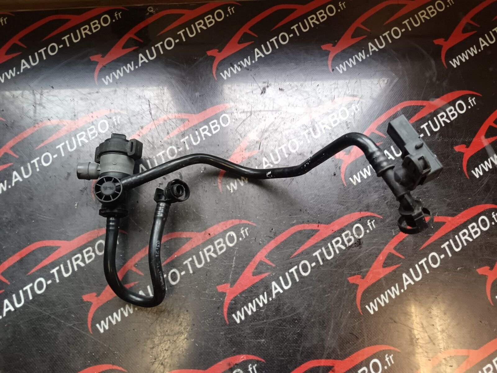 SOUPAPE DES DEPRESSION BMW 328i GT F34 REFERENCE: 7636144