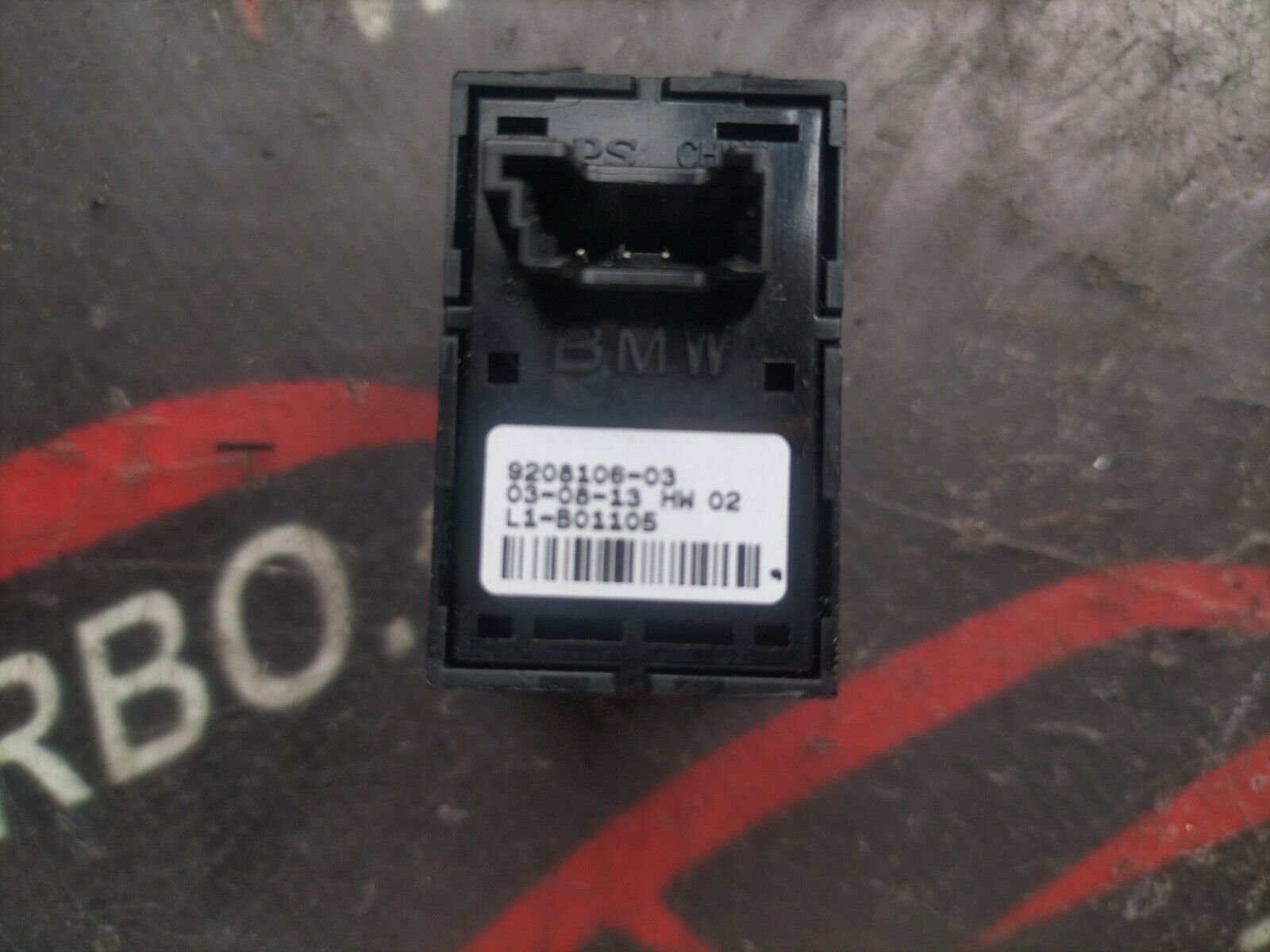 BOUTON LEVE VITRE ARRIERE DROIT    BMW F34 9208106-03