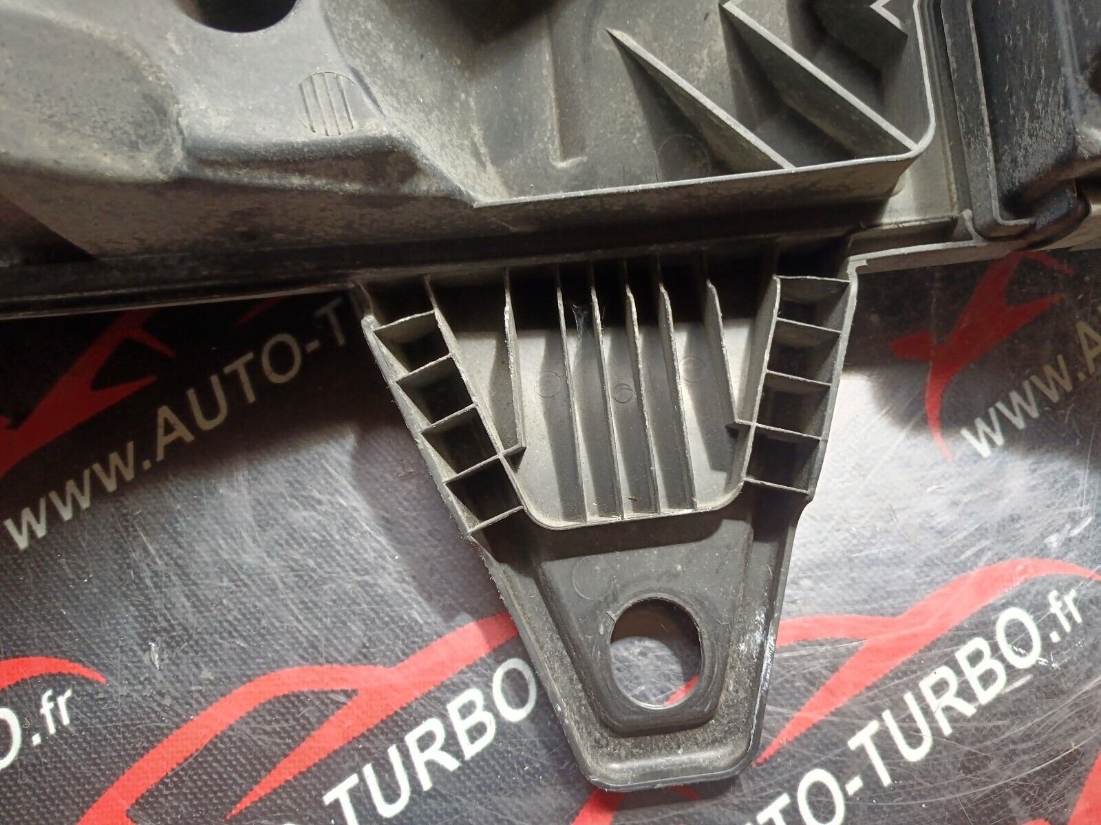 BOITE FILTRE A AIRE BMW 328i GT F34 REFERENCE: 107378