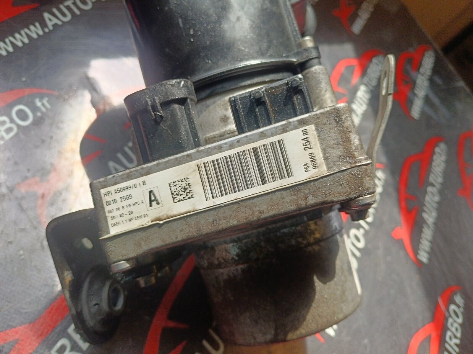 POMPE DE DIRECTION  CITROEN C4 1.6VTI REFERENCE: 9686925480