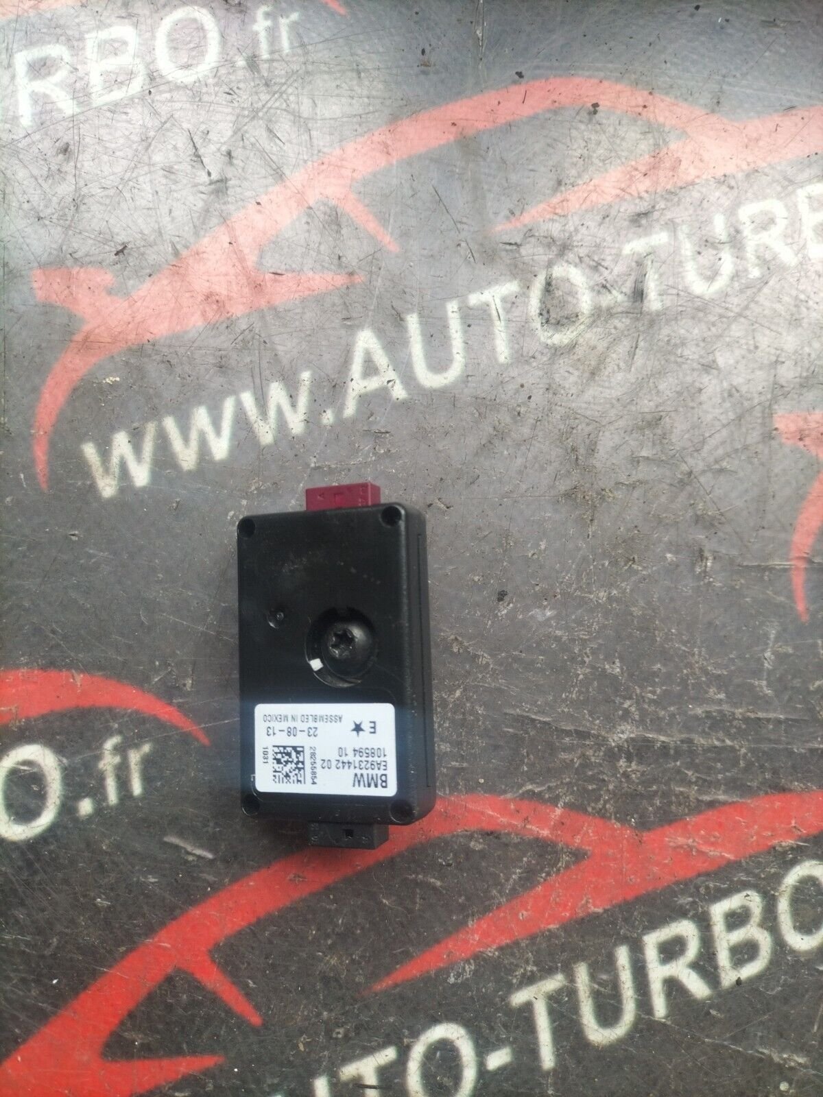 AMPLIFICATEUR ANTENNE    BMW F34 EA9231442 02