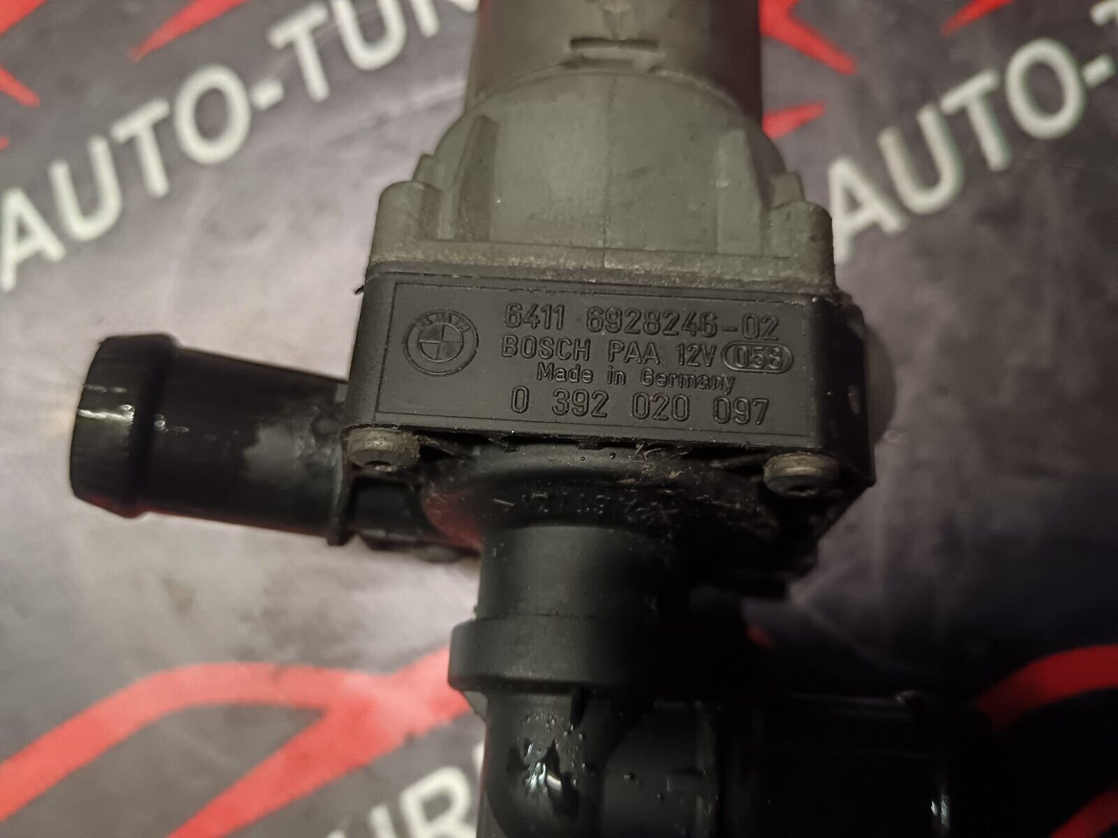 POMPE A EAU BMW SERIE 1 REFERENCE: 6928246