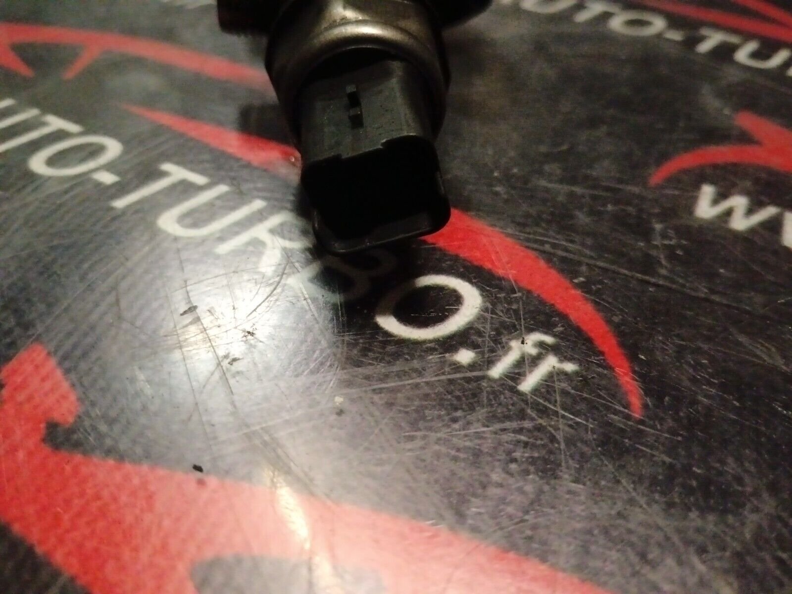 RAMPE D'INJECTION 1.6HDI 100CH REFERENCE: 98047767