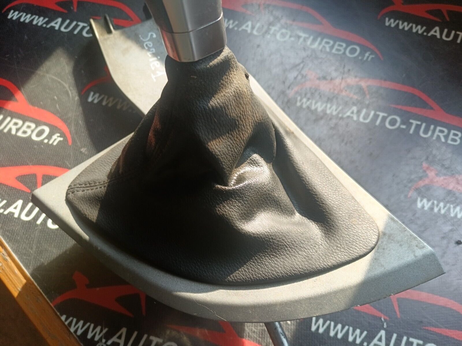 POMMEAU DE VITESSES BMW SERIE 1 E87 REFERENCE: 7532492