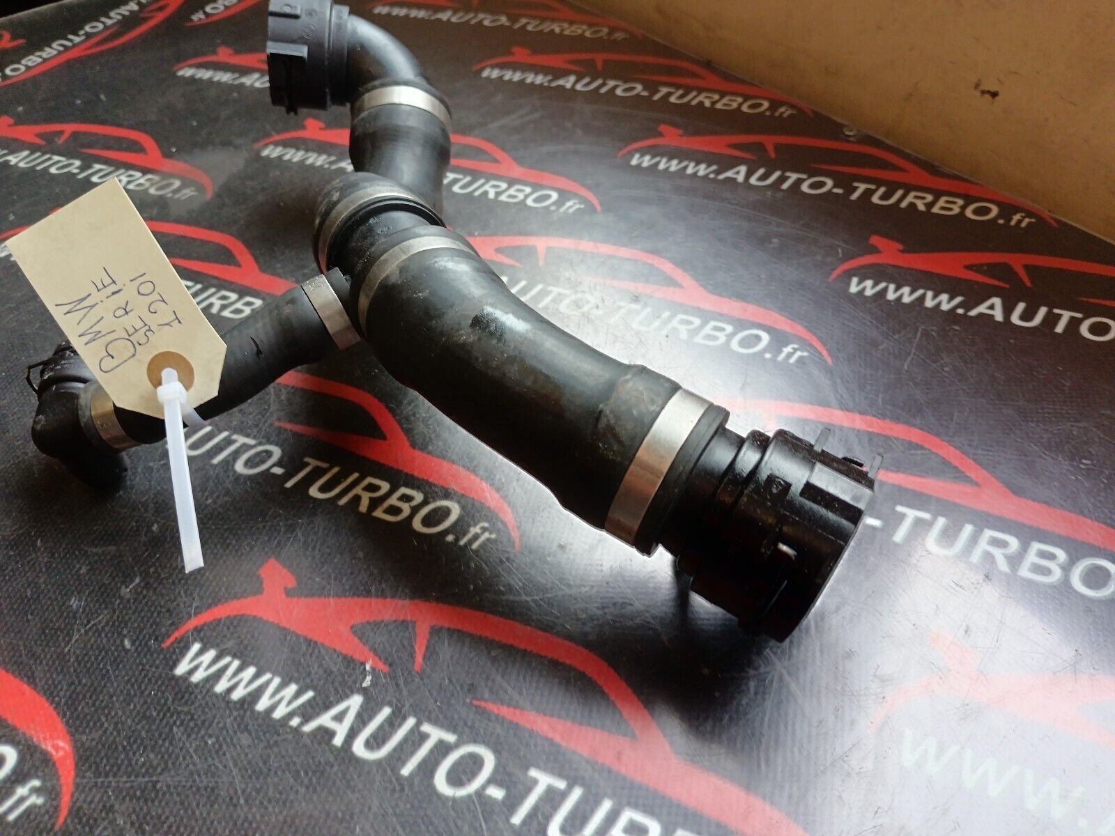 TUYAU DURIT BMW SERIE 1 120i REFERENCE: 7525023