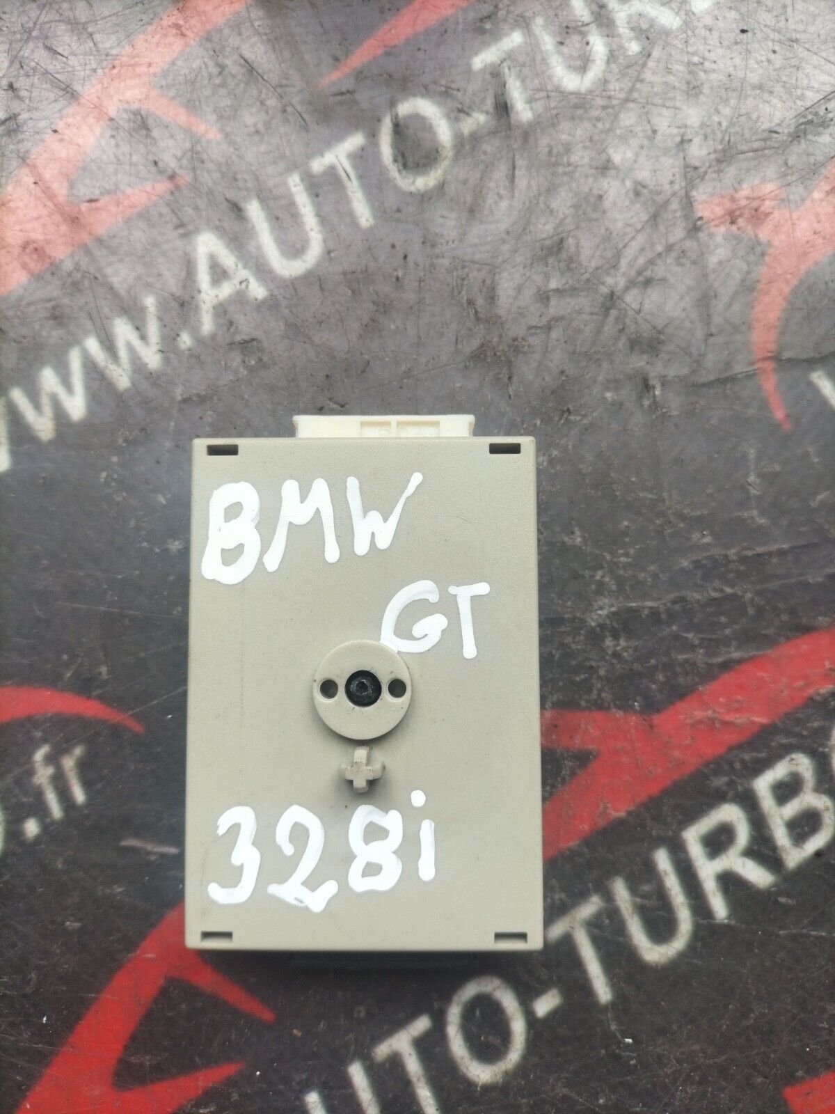 BOITIER  ANTENNE    BMW F34 EA9267254 01, 213675