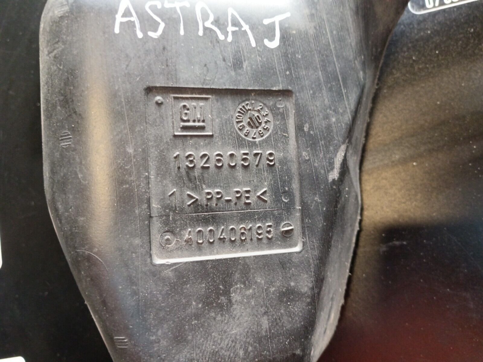 RESERVOIR DE LAVE GLACE OPEL ASTRA J REFERENCE: 13260579