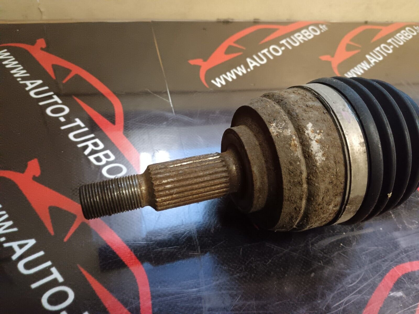 CARDAN AVANT DROIT RENAULT SCENIC 3 REFERENCE: 391009864R