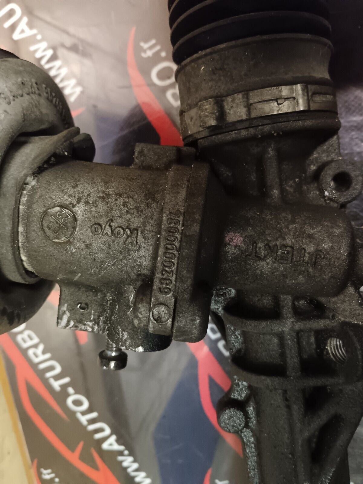 CREMAILLERE CITROEN C 4 REFERENCE: 6820000084