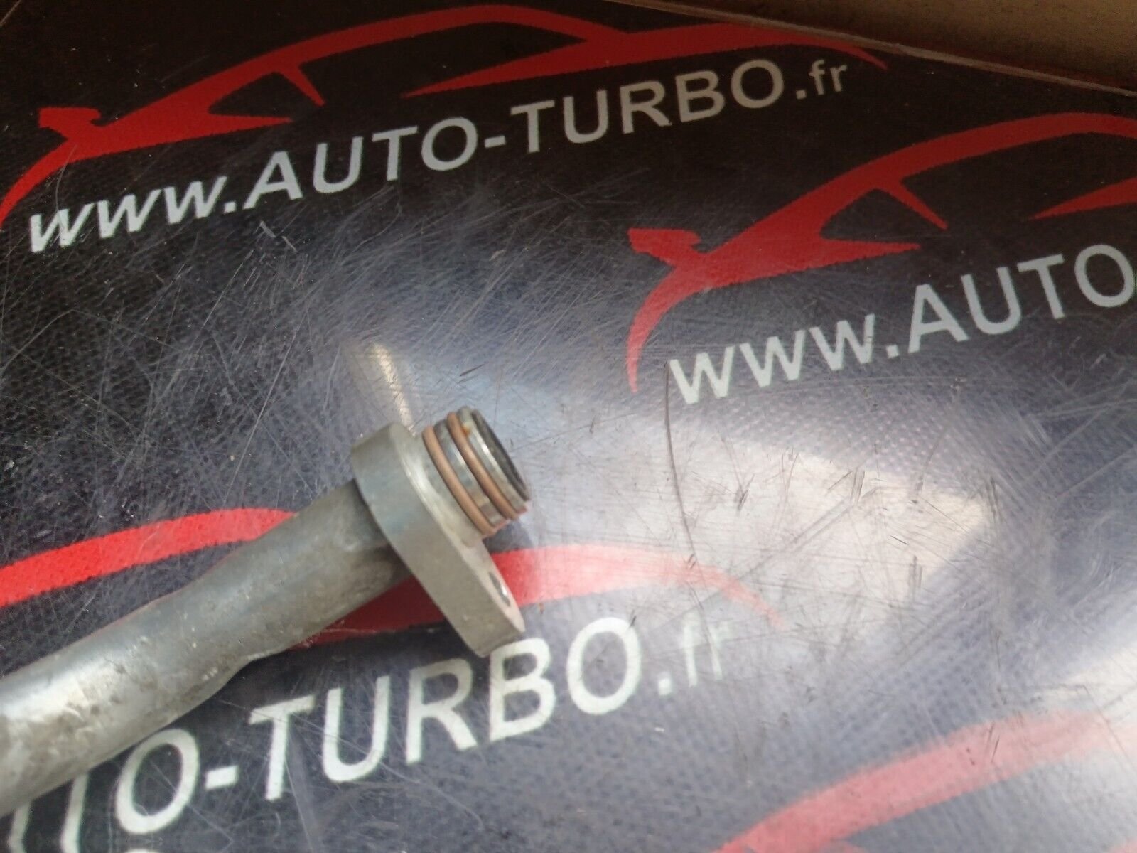 TUYAU DURIT CLIMATISATION PEUGEOT 308SWII REFERENCE: 9807256280