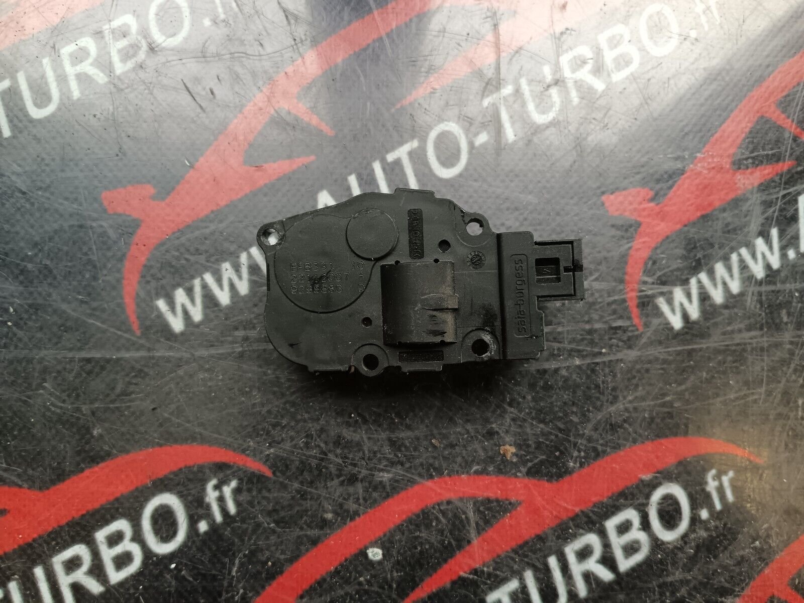 BOITIER VENTILATEUR RADIATEUR MOTEUR BMW 520 D F 10 412650750