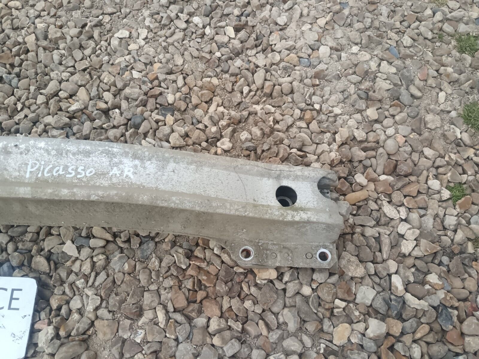 RENFORT PARE CHOC CITROEN C4 PICASSO REFERENCE: 9652943580