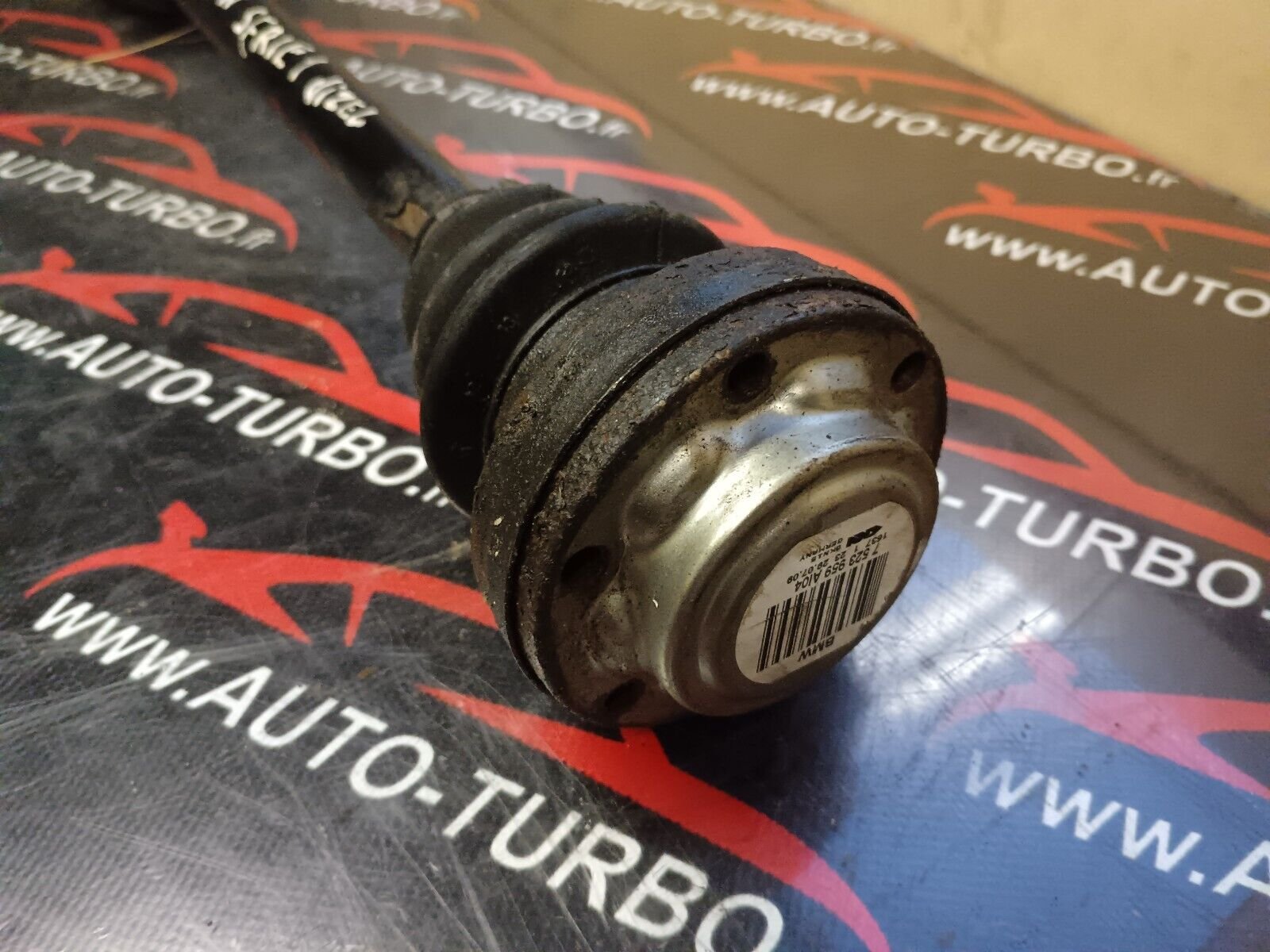 CARDAN ARRIERE GAUCHE BMW SERIE 1 REFERENCE: 7523959AI04