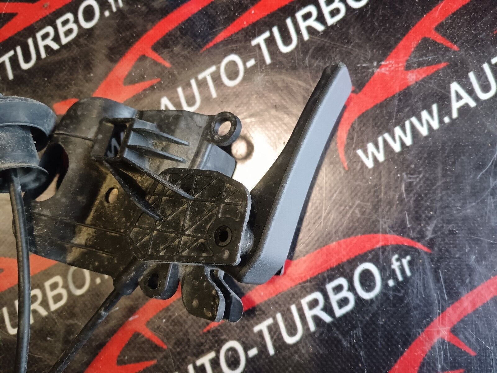 CABLE OUVERTURE CAPOT PEUGEOT  308sw 2