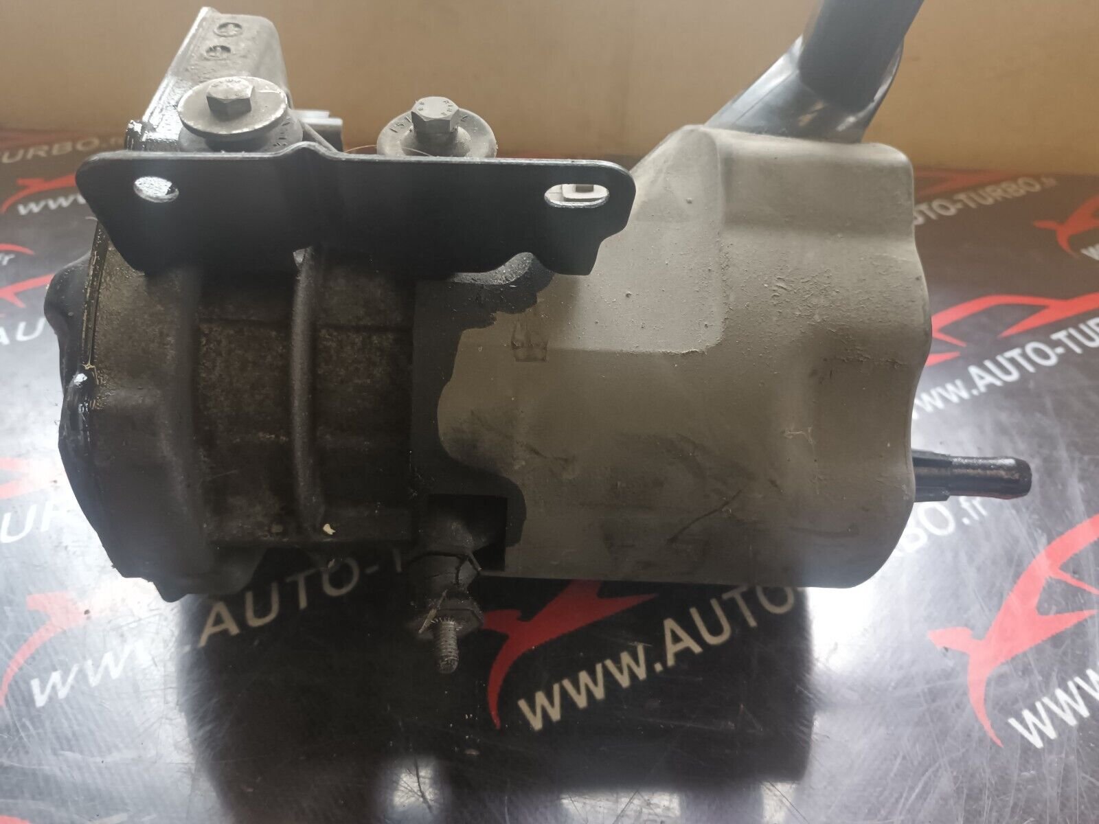 POMPE DE DIRECTION PEUGEOT 308 REFERENCE: 9681594580