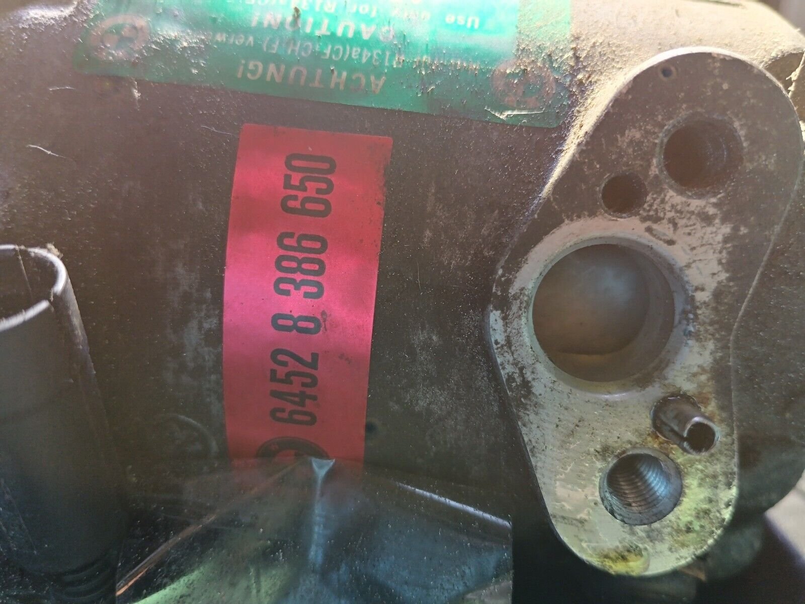 COMPRESSEUR DE CLIMATISATION BMW 320D  REFERENCE: 64528386650