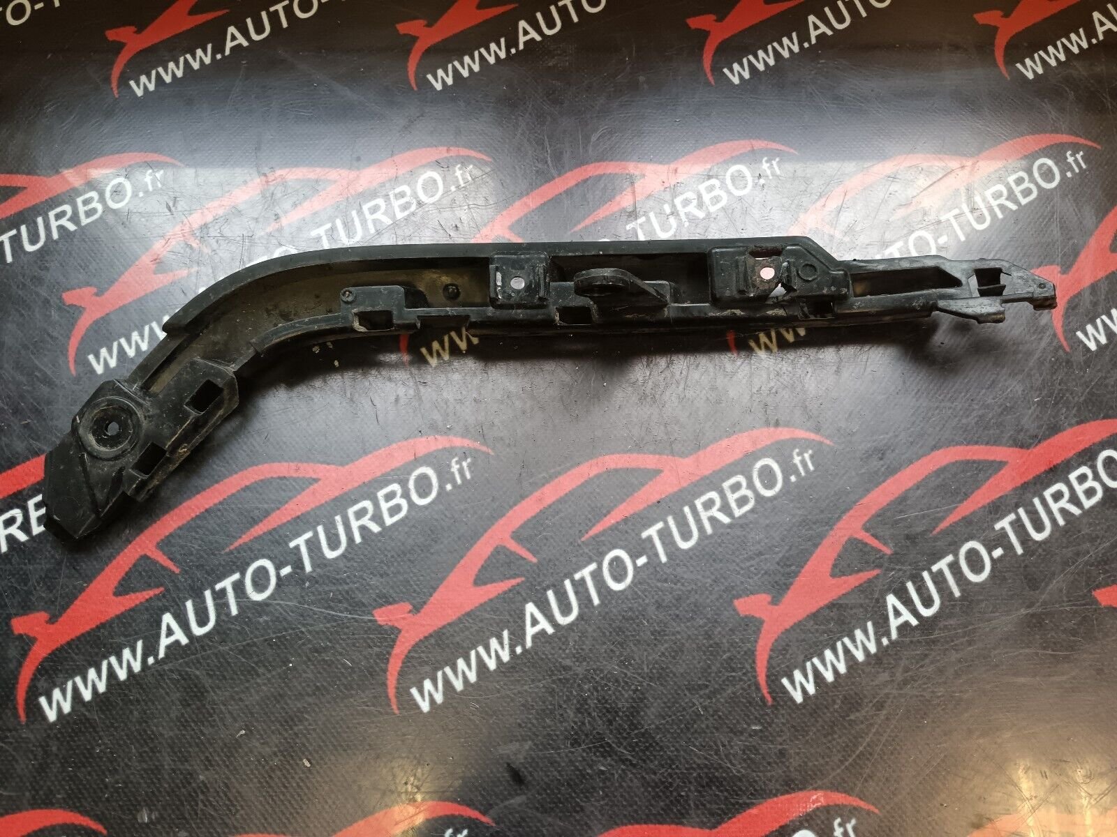 SUPPORT PARE CHOCS ARRIERE DROIT BMW SERIE 1 E87 REFERENCE: 058518