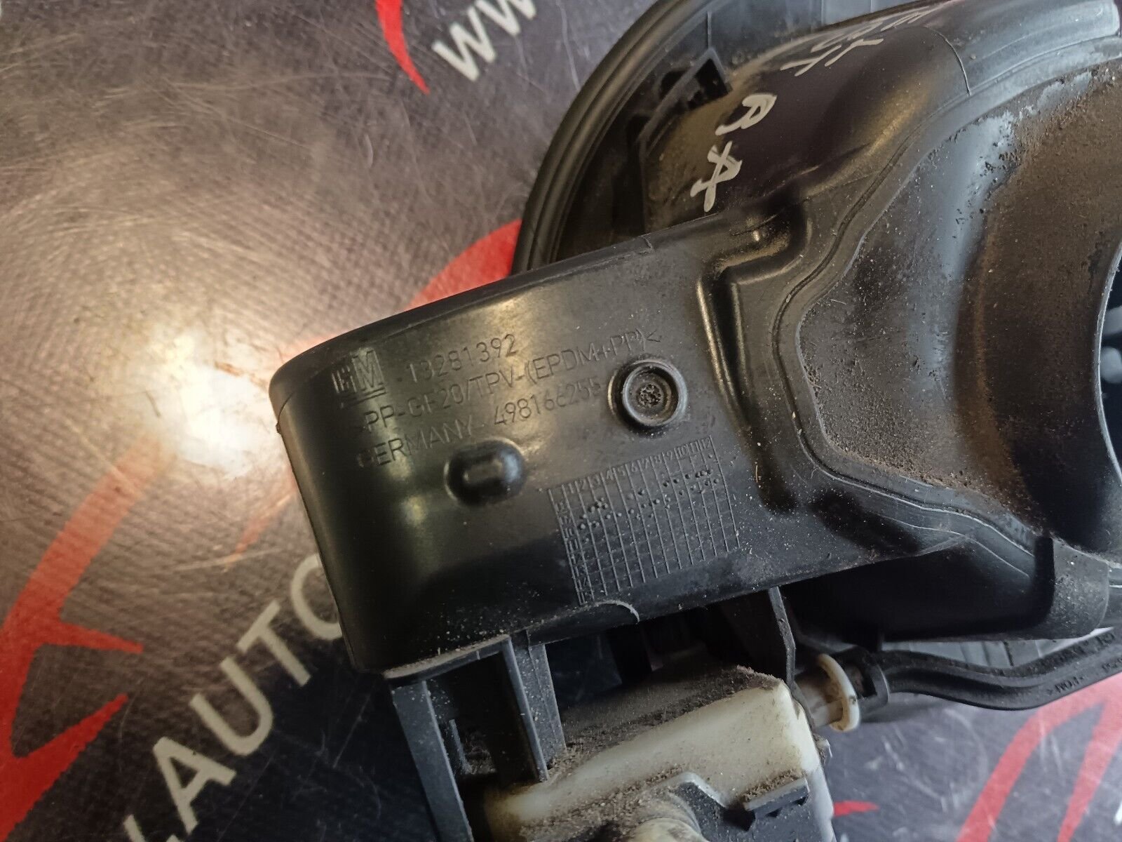 VOLET DE  TRAPPE CARBURANT OPEL ASTRA J REFERENCE 498166255