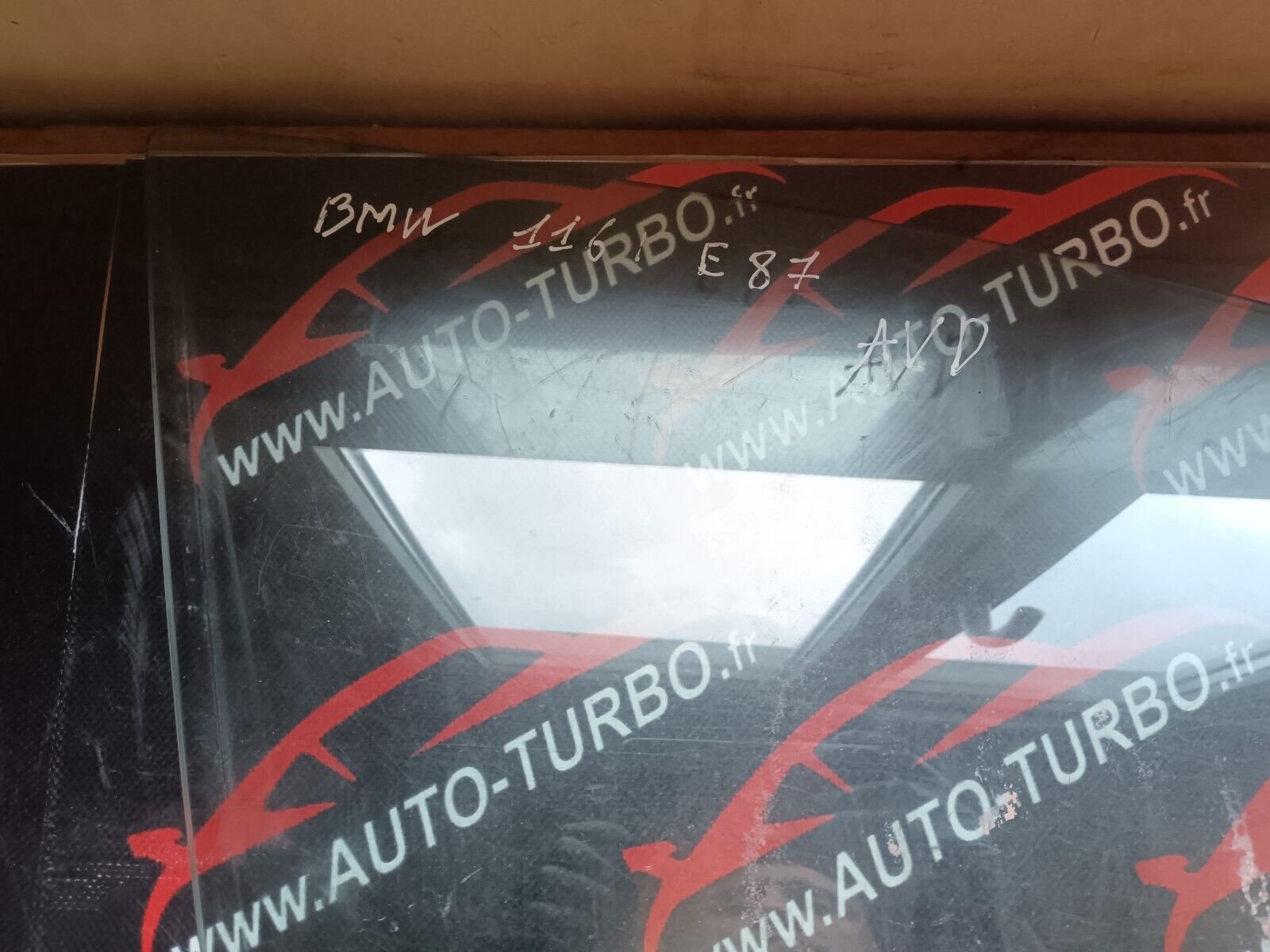 VITRE AVANT DROIT BMW SERIE 1 E87