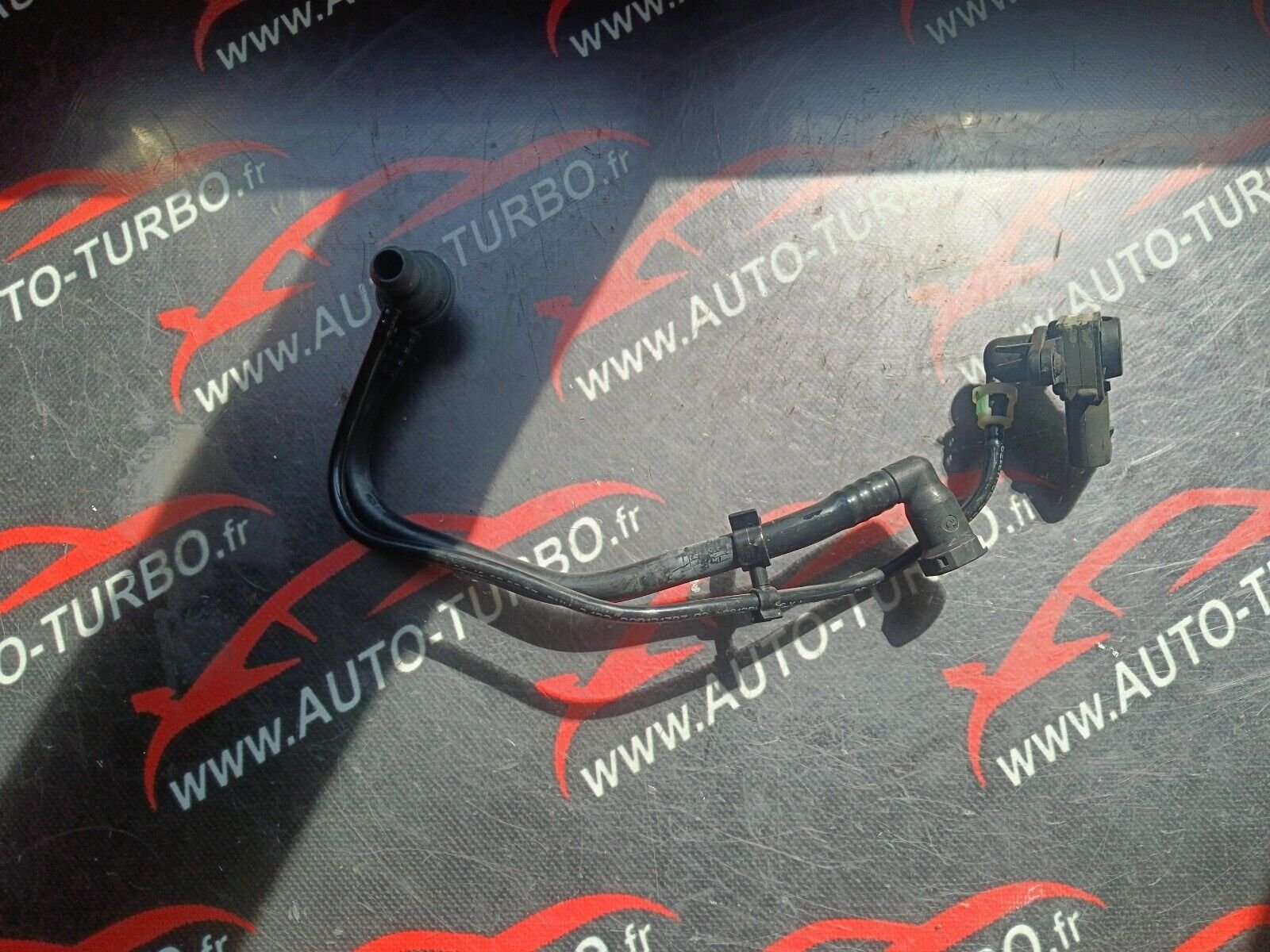 TUYAU A VIDE BMW SERIE 1 E87 116i REFERENCE: 7601006