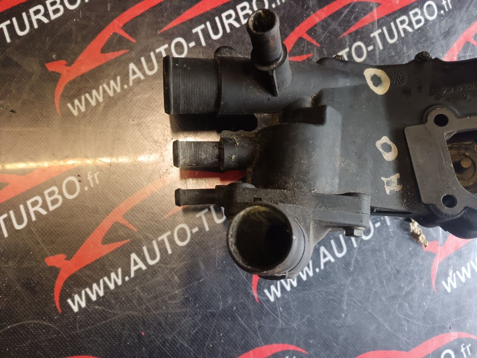 BOITIER DU TERMOSTAT CITROEN C5 REFERENCE: 9643211880