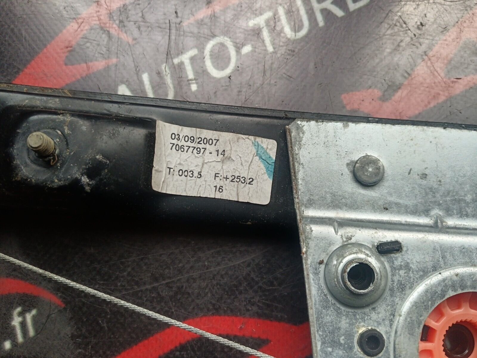 SYSTEME LEVE VITRE ARRIERE GAUCHE BMW SERIE1  116i REFERENCE: 7067797