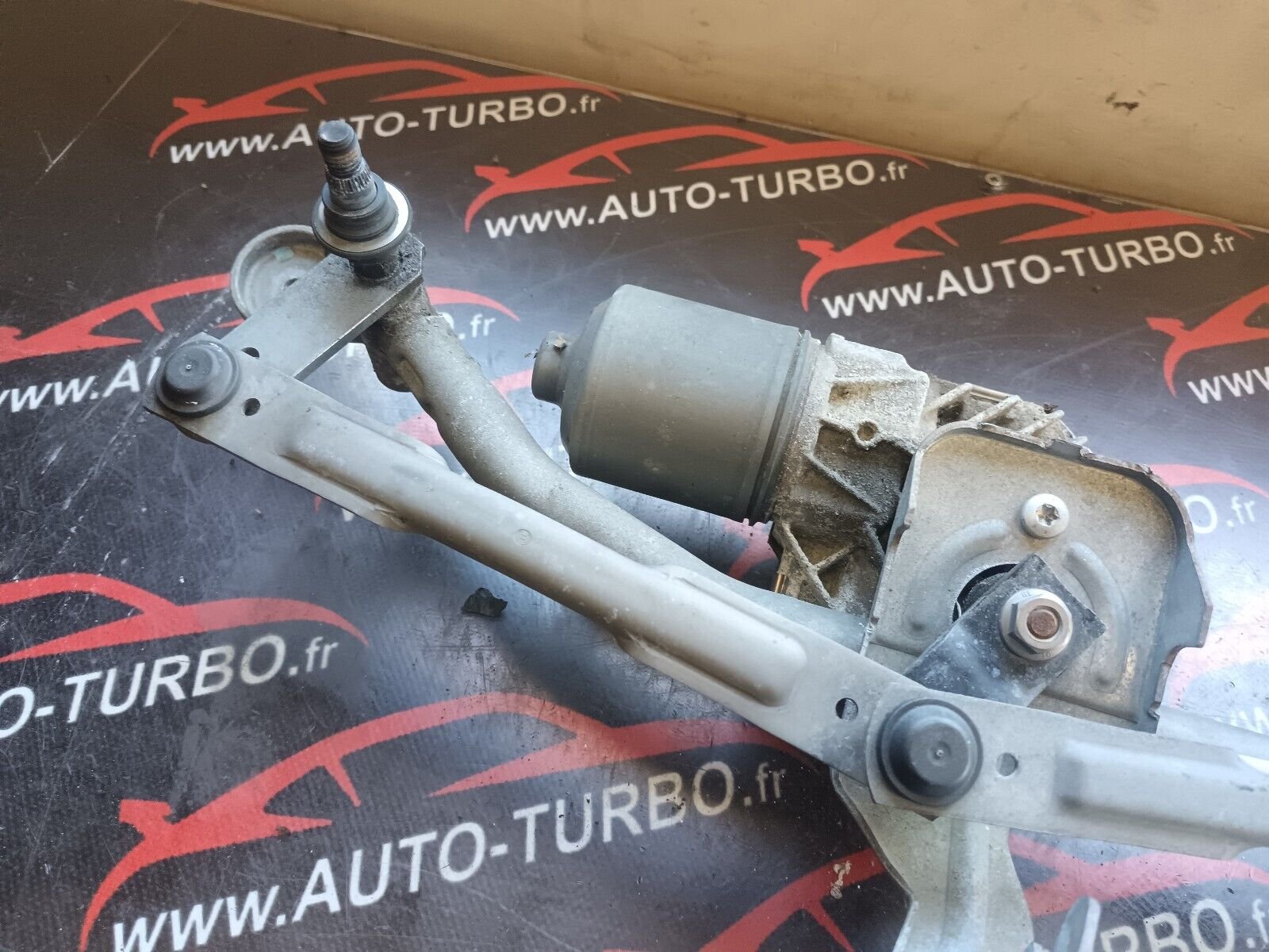 MOTEUR ESSUIE GLACE BMW 520 F10 REFERENCE: 3397021521