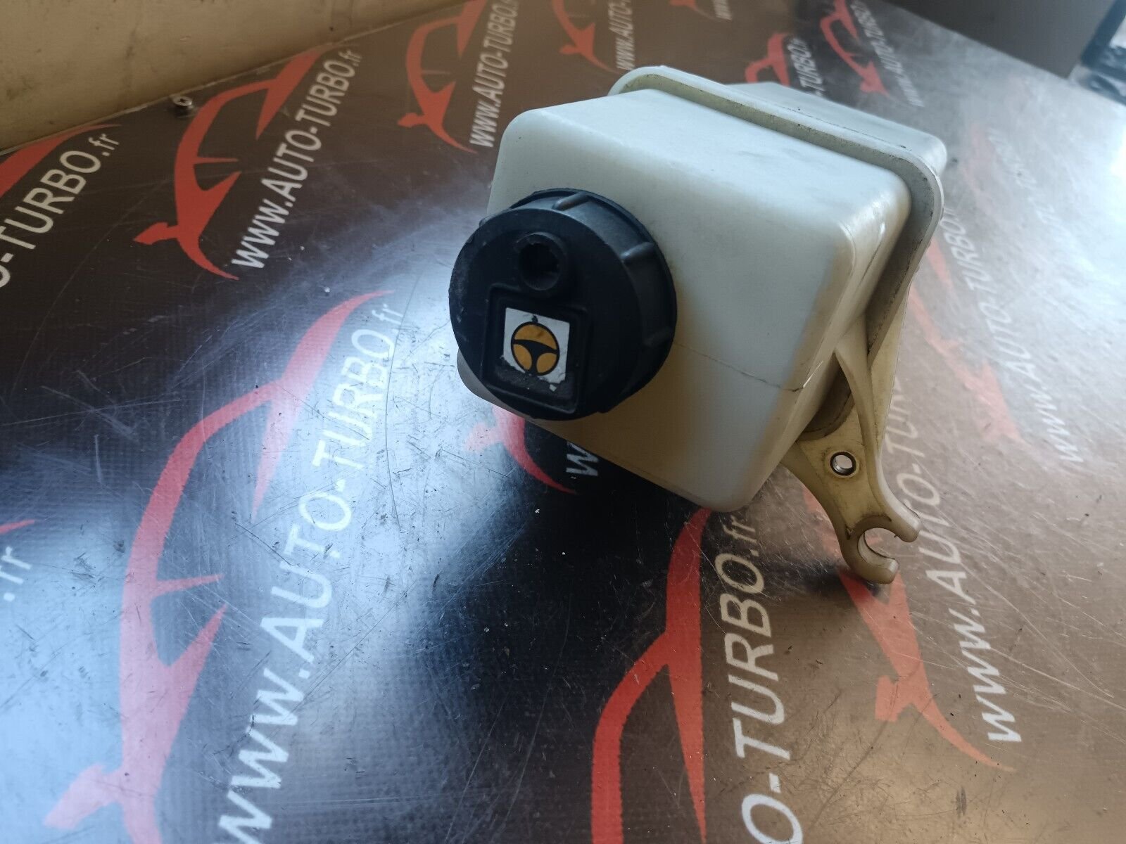 RESERVOIR DE LIQUIDE DE COLONNE DE DIRECTION CITROEN C4 PICASSO 1.6HDI 110CH