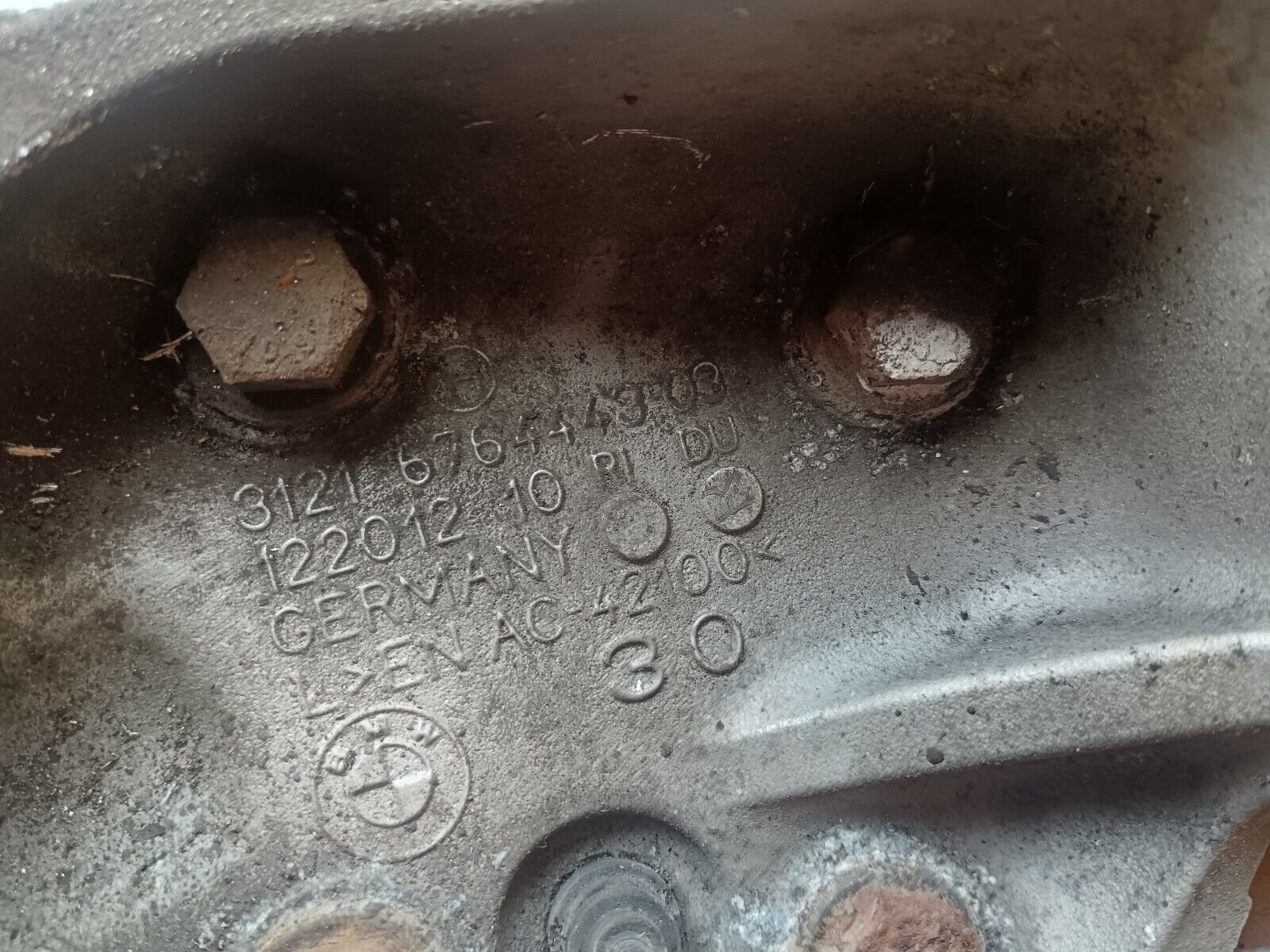 MOYEU AVANT GAUCHE BMW SERIE 1 E87 REFERENCE: 676444303