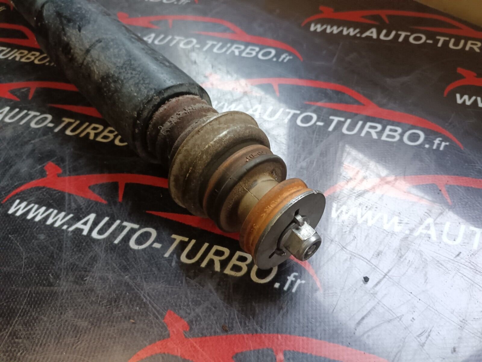 AMORTISSEUR ARRIERE DROITE  BMW 525 D E60 6771555