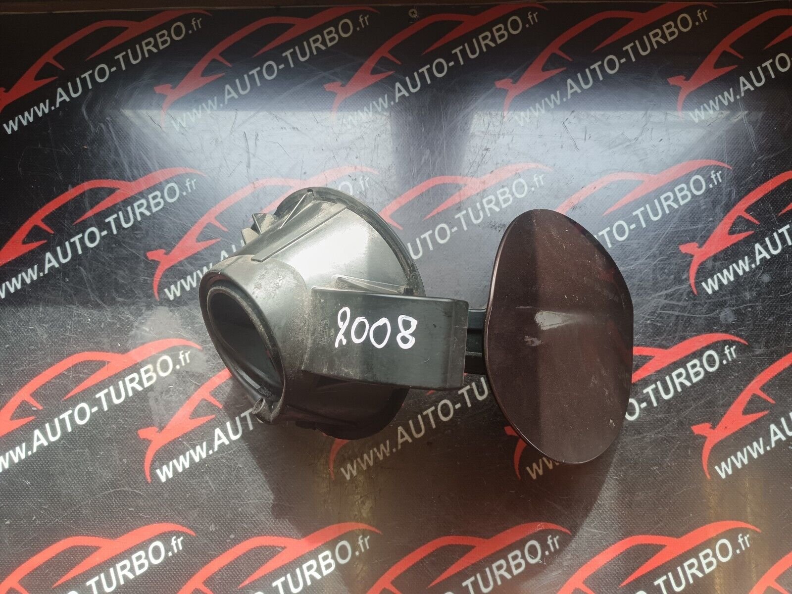 VOLET DE TRAPPE CARBURANT PEUGEOT 2008 1.6HDI 110CH  REFERENCE: 9677638880