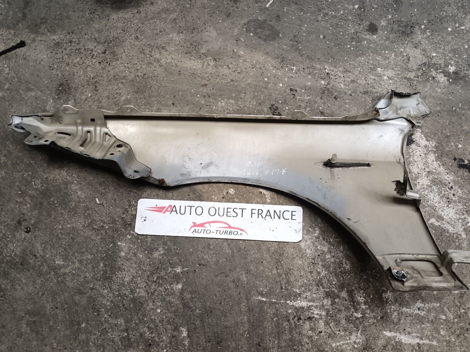 AILE AVANT DROIT ALFA ROMEO 159 REFERENCE: 60688211