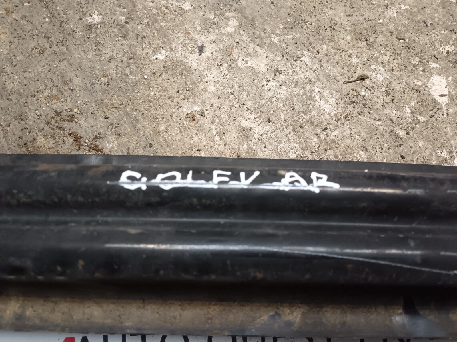 RENFORT PARE CHOC ARRIERE (TRAVERS)VOLKSVAGEN GOLF V REFERENCE: 1885164