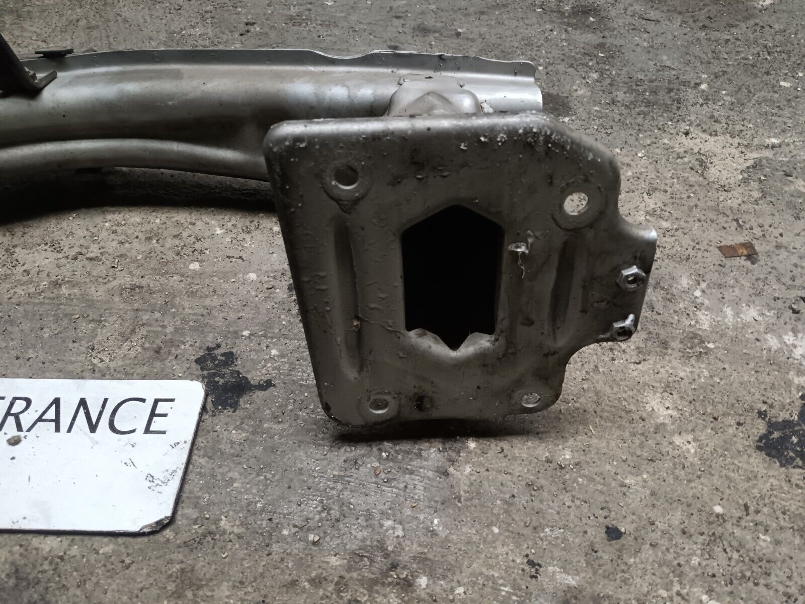 RENFORT PARE HOC AVANT (TRAVERS) ALFA ROMEO 159 REFERENCE: 60688105