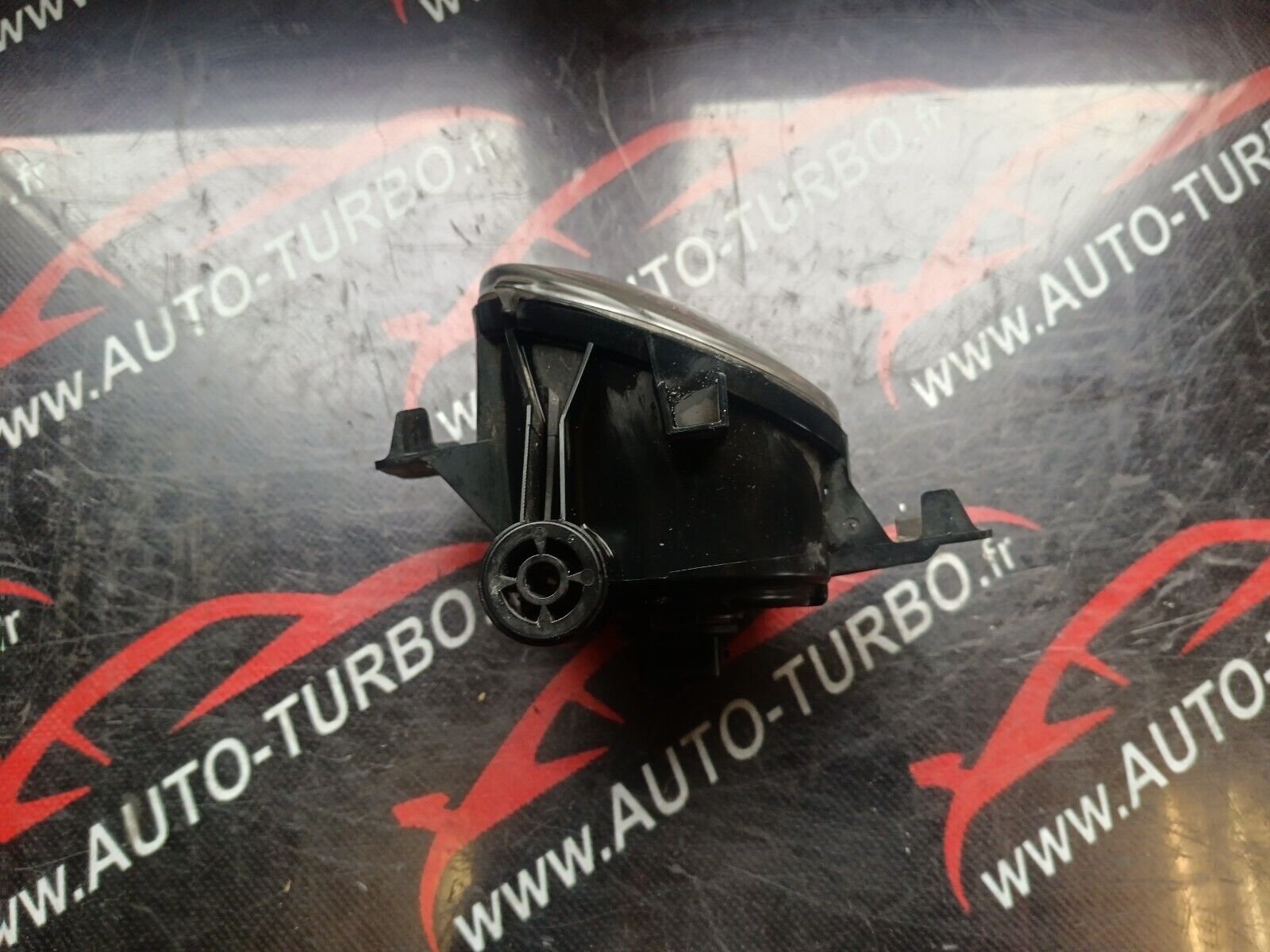 FEUX ANTI BROUILLARD AVANT GAUCHE BMW SERIE 1 REFERENCE: 89203661