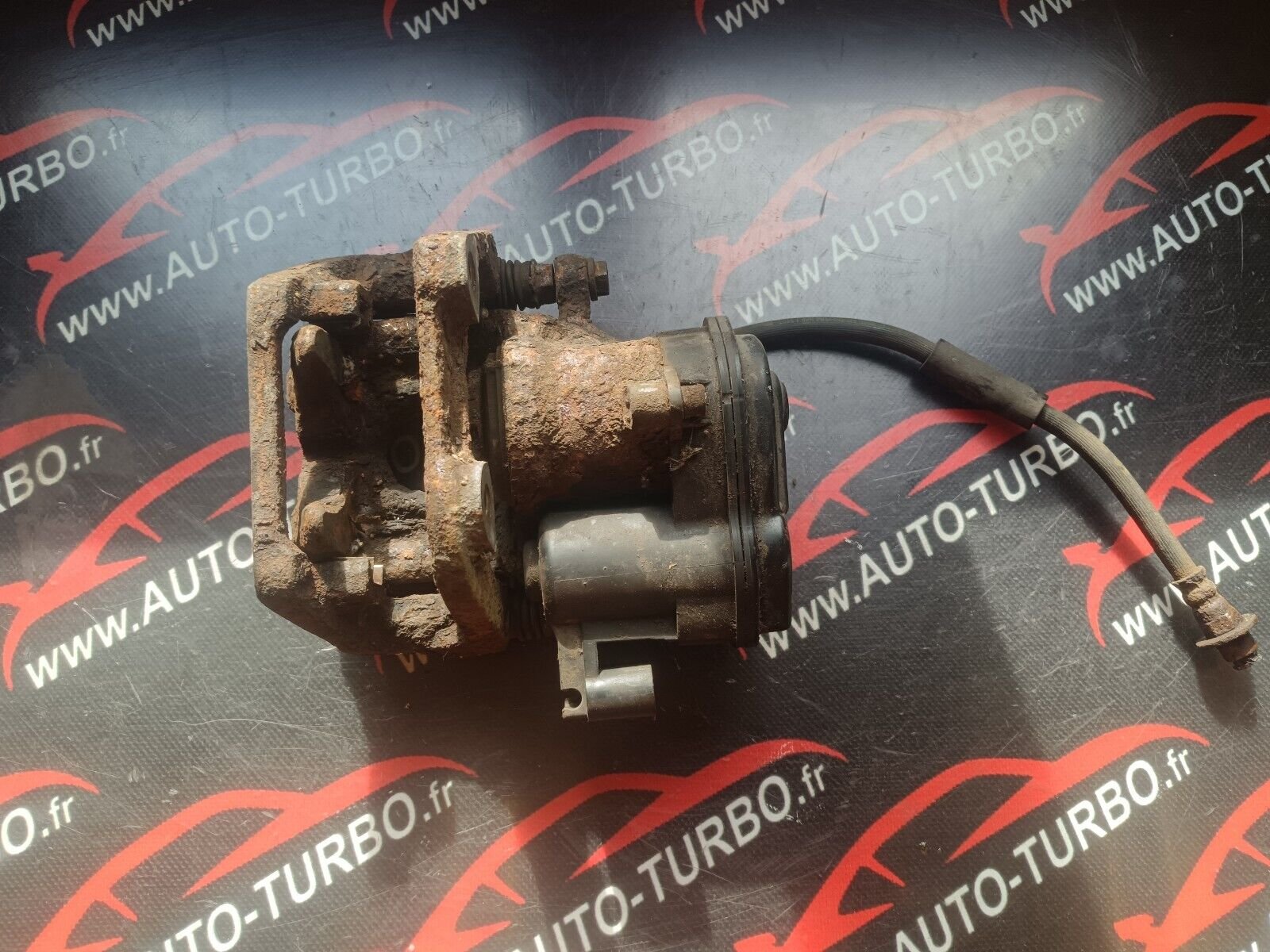 ETRIER ARRIERE DROIT BMW 520 F10 REFERENCE: 32345699