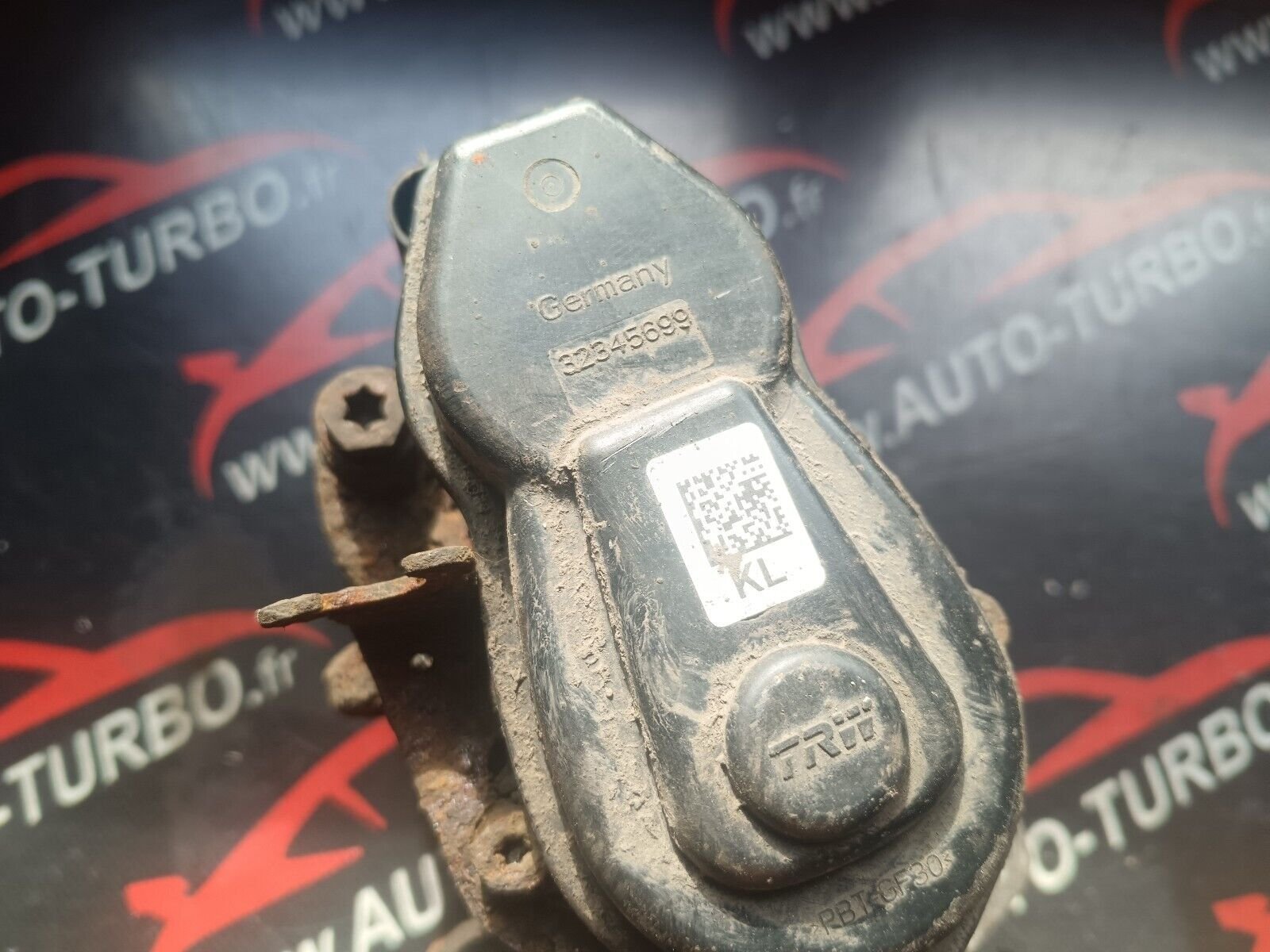 ETRIER ARRIERE DROIT BMW 520 F10 REFERENCE: 32345699