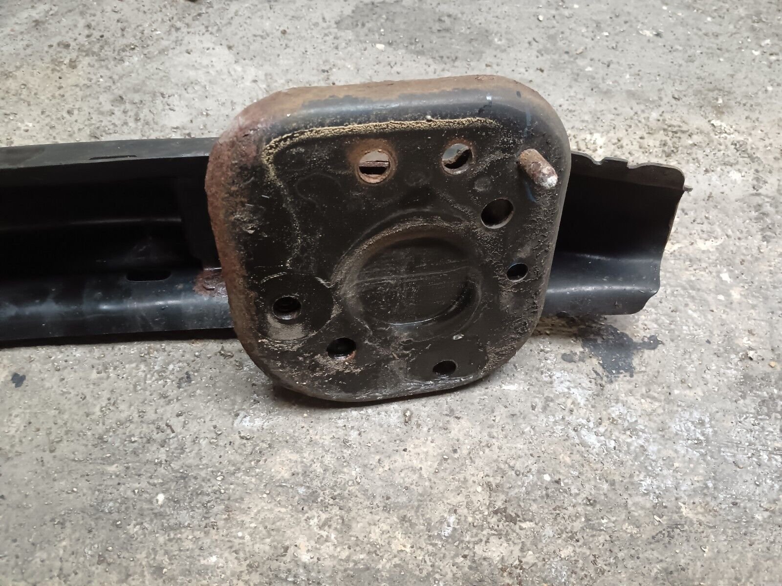 RENFORT PARE CHOC ARRIERE (TRAVERS) CITROEN C4 REFERENCE: 9671246280